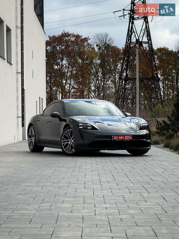 Седан Porsche Taycan 2022 в Луцке