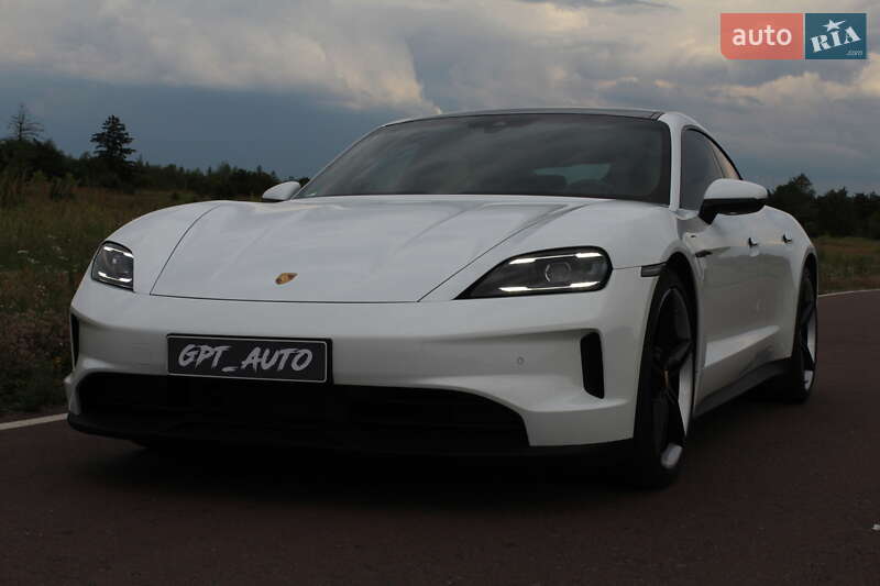 Седан Porsche Taycan 2025 в Киеве