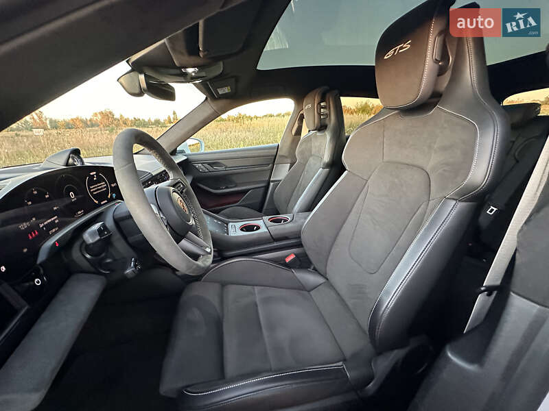 Седан Porsche Taycan 2022 в Києві фото 40 Седан Porsche Taycan 2022 в Києві