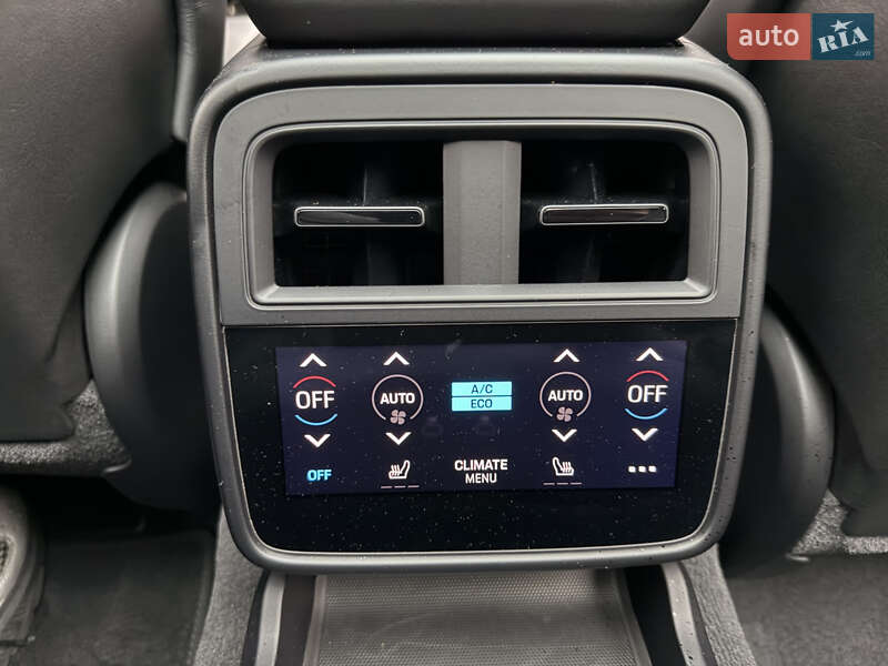 Седан Porsche Taycan 2019 в Киеве фото 15 Седан Porsche Taycan 2019 в Киеве