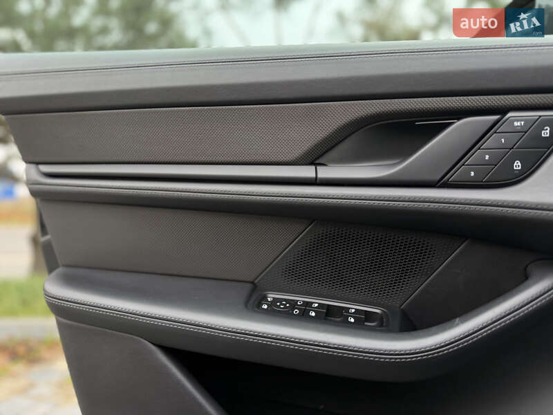 Седан Porsche Taycan 2021 в Львові фото 41 Седан Porsche Taycan 2021 в Львові