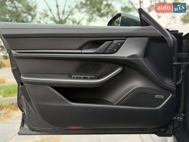 Седан Porsche Taycan 2021 в Львові фото 40 Седан Porsche Taycan 2021 в Львові