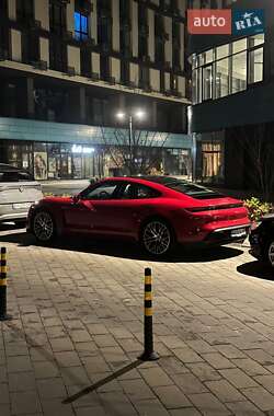 Седан Porsche Taycan 2020 в Києві