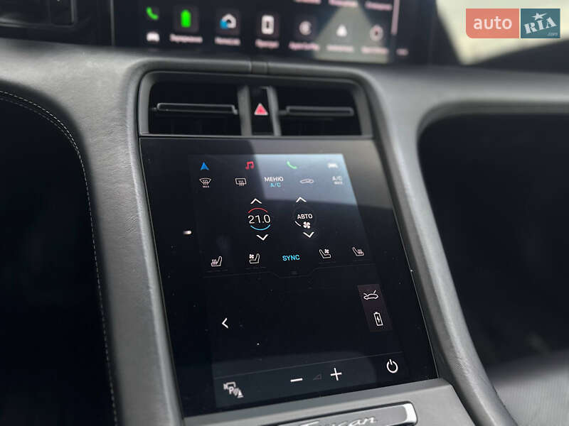 Седан Porsche Taycan 2020 в Києві