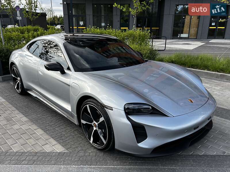 Седан Porsche Taycan 2022 в Киеве