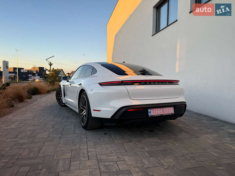 Седан Porsche Taycan 2020 в Луцьку