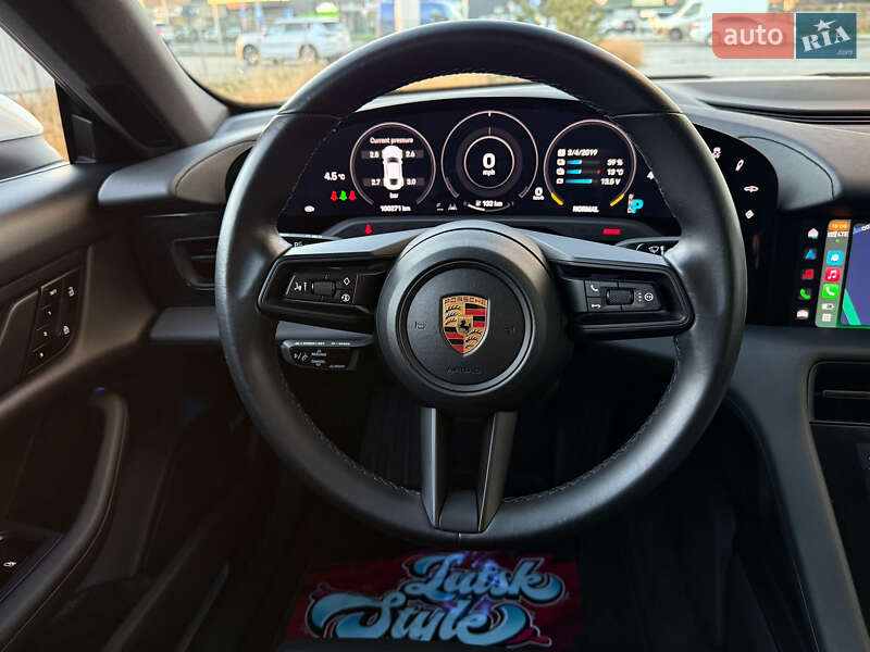 Седан Porsche Taycan 2020 в Луцьку
