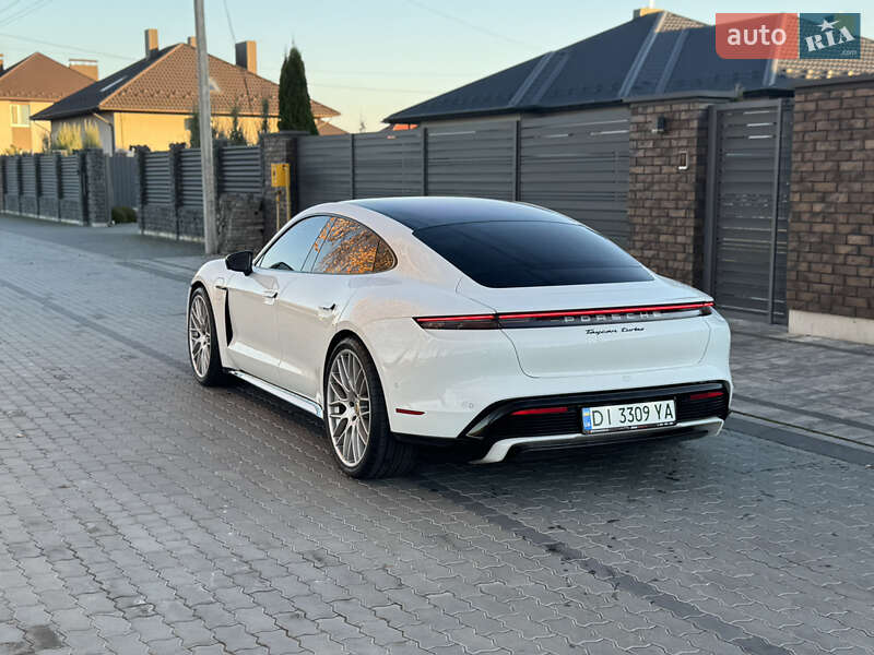 Седан Porsche Taycan 2020 в Луцьку