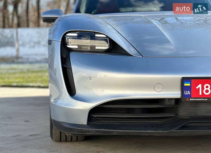 Седан Porsche Taycan 2021 в Луцке