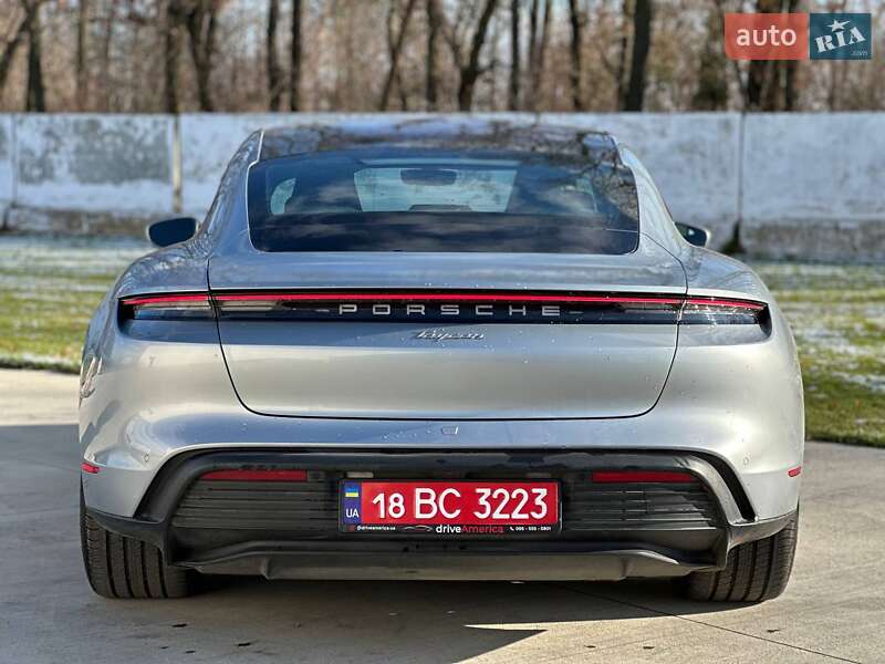 Седан Porsche Taycan 2021 в Луцке