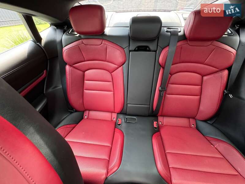 Седан Porsche Taycan 2021 в Луцке