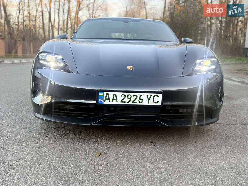 Седан Porsche Taycan 2022 в Киеве