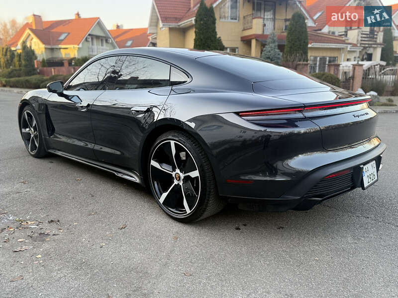 Седан Porsche Taycan 2022 в Киеве