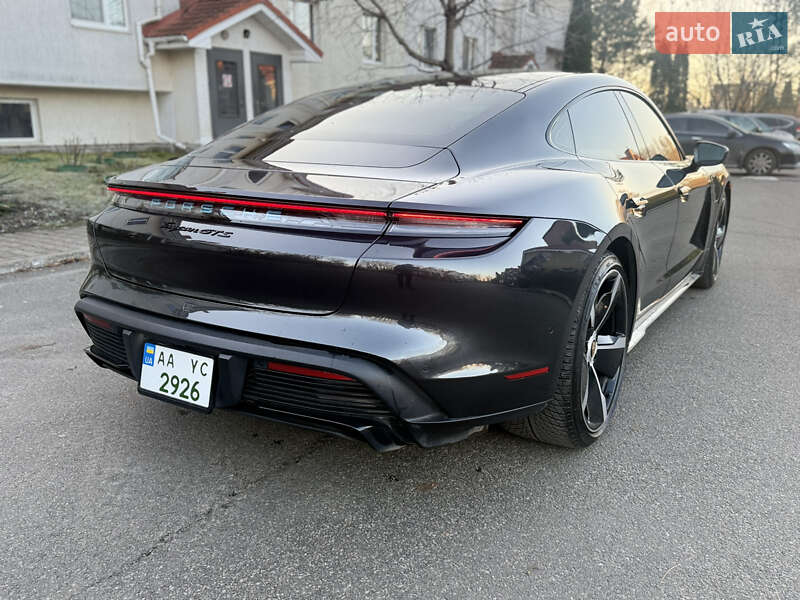 Седан Porsche Taycan 2022 в Киеве