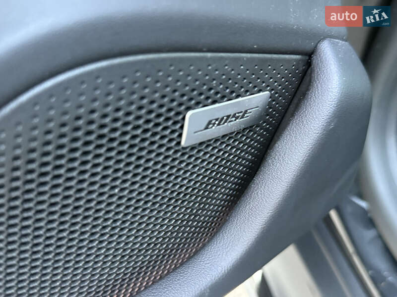 Седан Porsche Taycan 2022 в Киеве