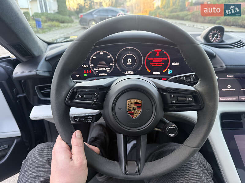 Седан Porsche Taycan 2022 в Киеве
