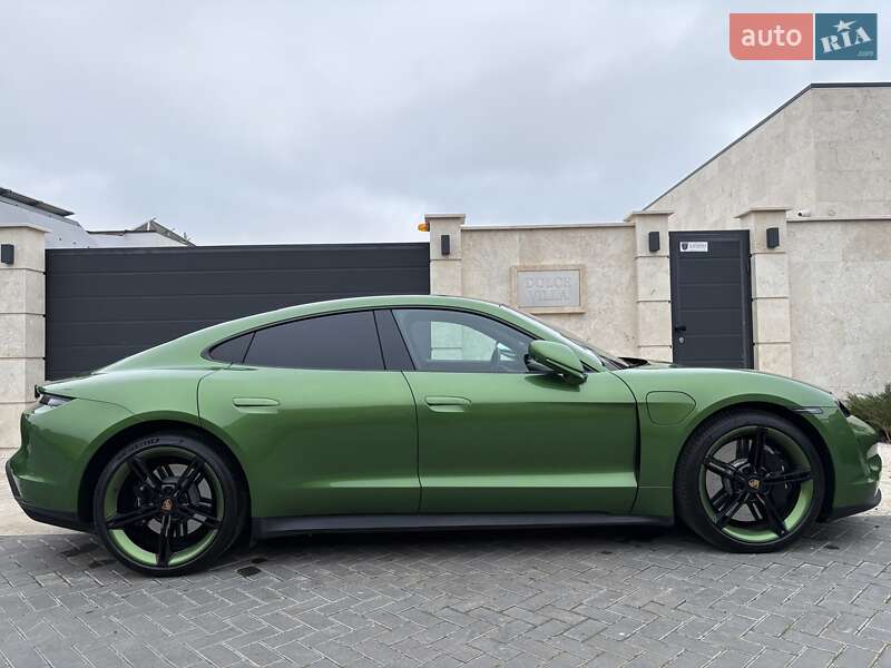 Седан Porsche Taycan 2020 в Одесі