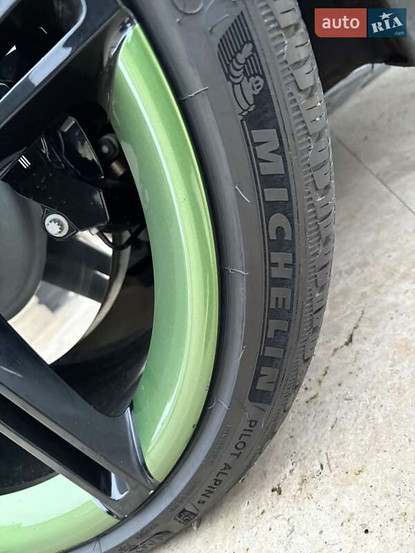 Седан Porsche Taycan 2020 в Одесі