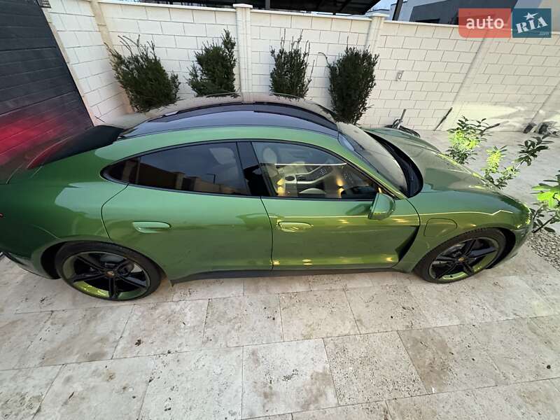 Седан Porsche Taycan 2020 в Одесі