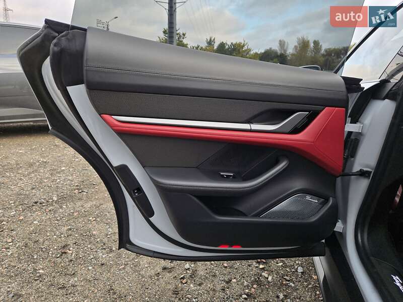 Седан Porsche Taycan 2021 в Киеве фото 38 Седан Porsche Taycan 2021 в Киеве
