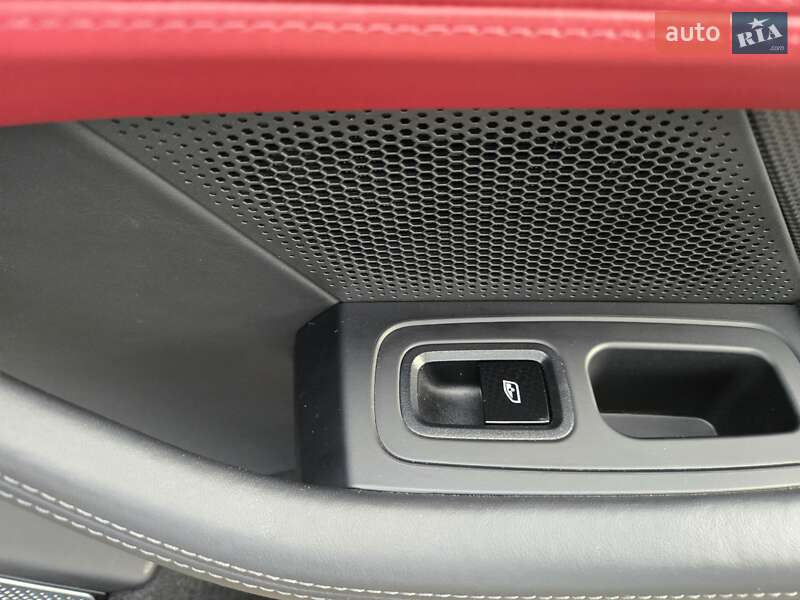 Седан Porsche Taycan 2021 в Киеве фото 53 Седан Porsche Taycan 2021 в Киеве