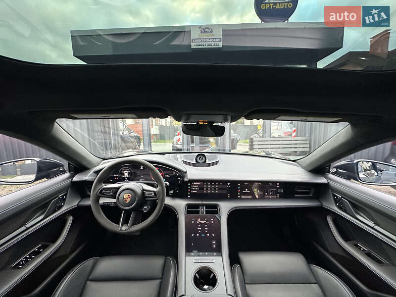 Седан Porsche Taycan 2021 в Киеве