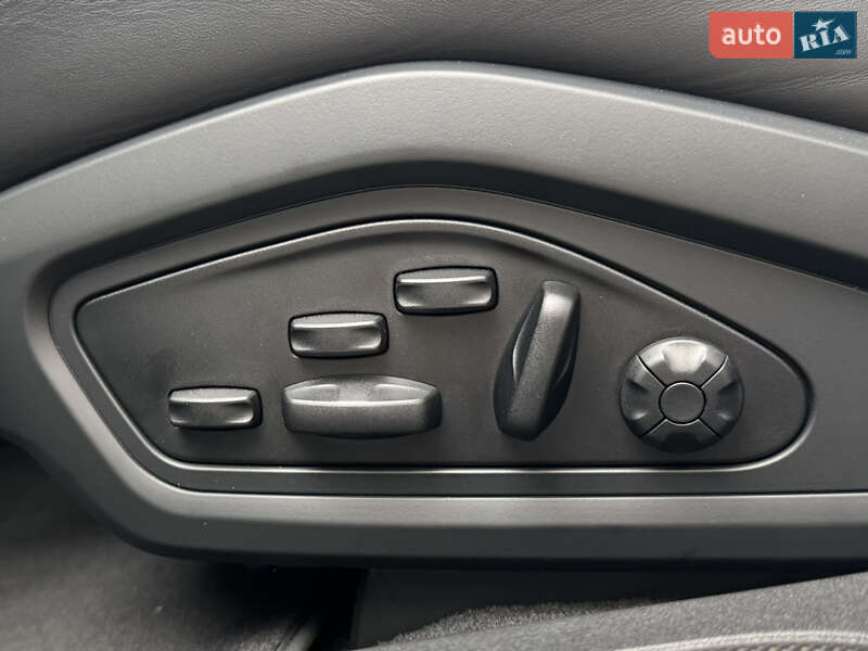 Седан Porsche Taycan 2022 в Киеве фото 31 Седан Porsche Taycan 2022 в Киеве