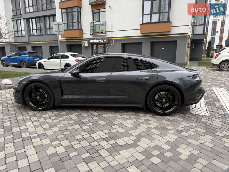 Седан Porsche Taycan 2021 в Ивано-Франковске