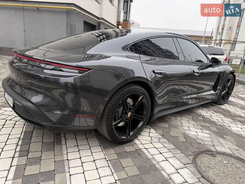 Седан Porsche Taycan 2021 в Ивано-Франковске