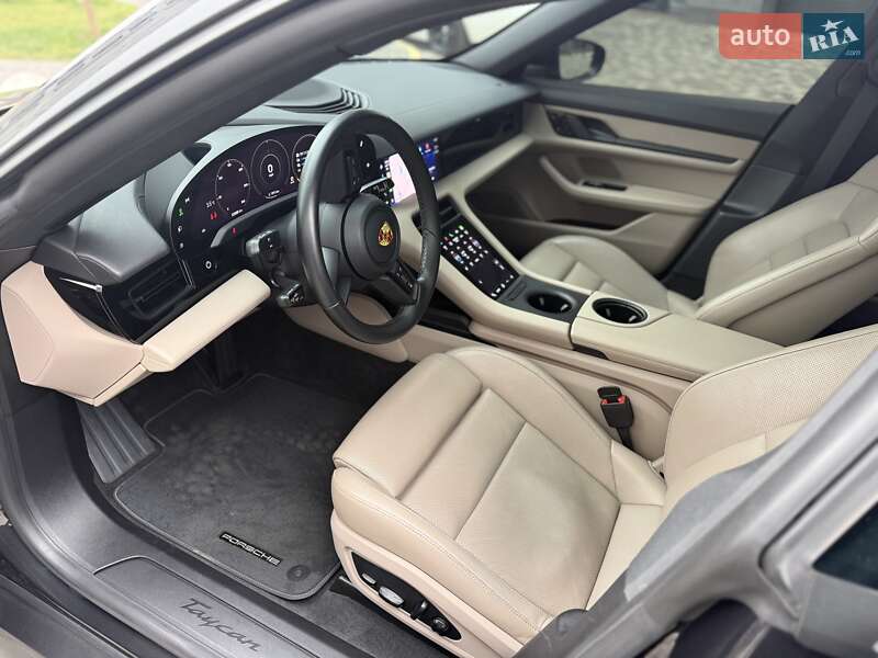 Седан Porsche Taycan 2021 в Ивано-Франковске