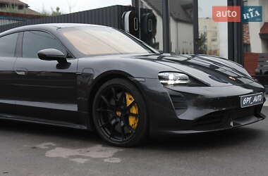 Седан Porsche Taycan 2021 в Киеве