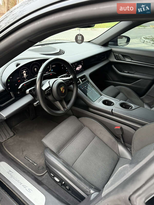 Седан Porsche Taycan 2021 в Луцке фото 14 Седан Porsche Taycan 2021 в Луцке
