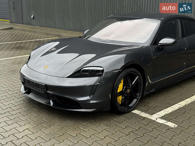 Седан Porsche Taycan 2021 в Киеве