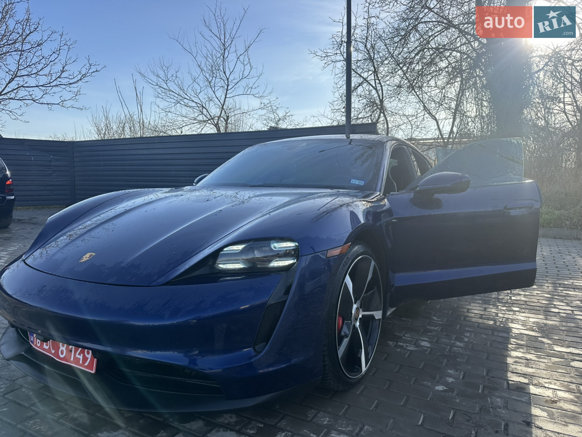 2020 Porsche Taycan - мініатюра 3