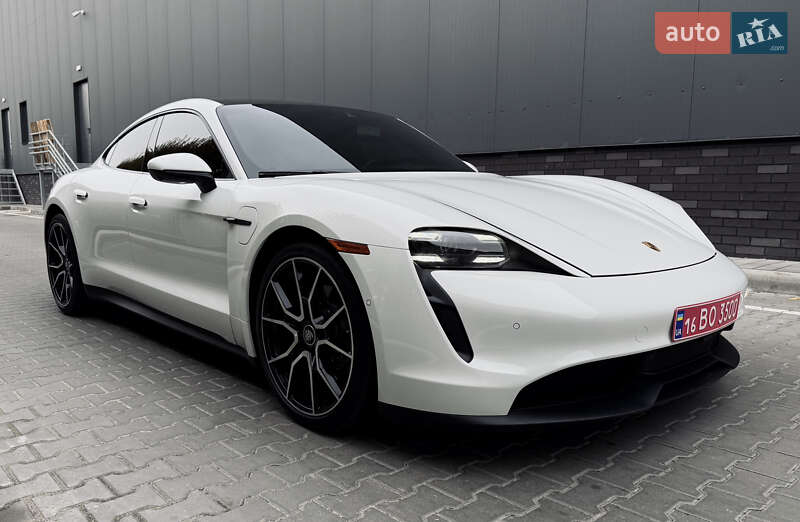 Седан Porsche Taycan 2024 в Киеве
