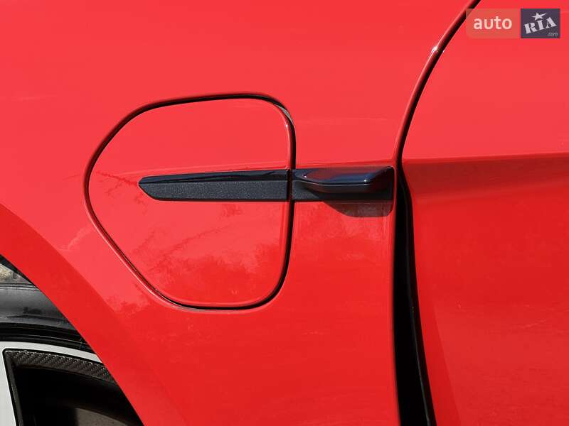 Седан Porsche Taycan 2022 в Києві