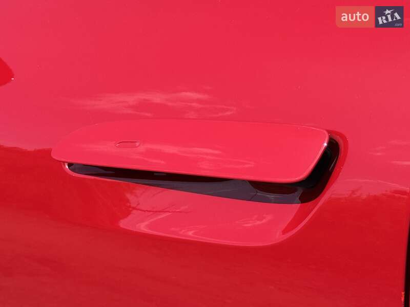 Седан Porsche Taycan 2022 в Києві