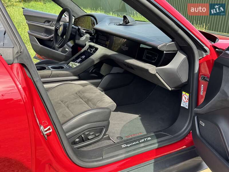 Седан Porsche Taycan 2022 в Києві