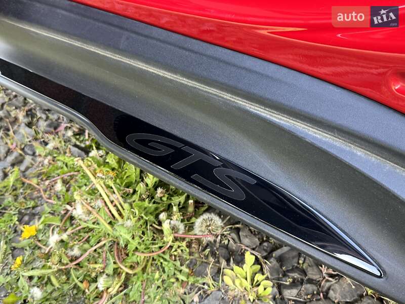 Седан Porsche Taycan 2022 в Києві