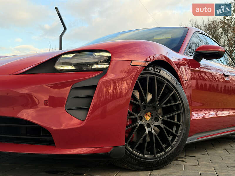 Седан Porsche Taycan 2020 в Луцке
