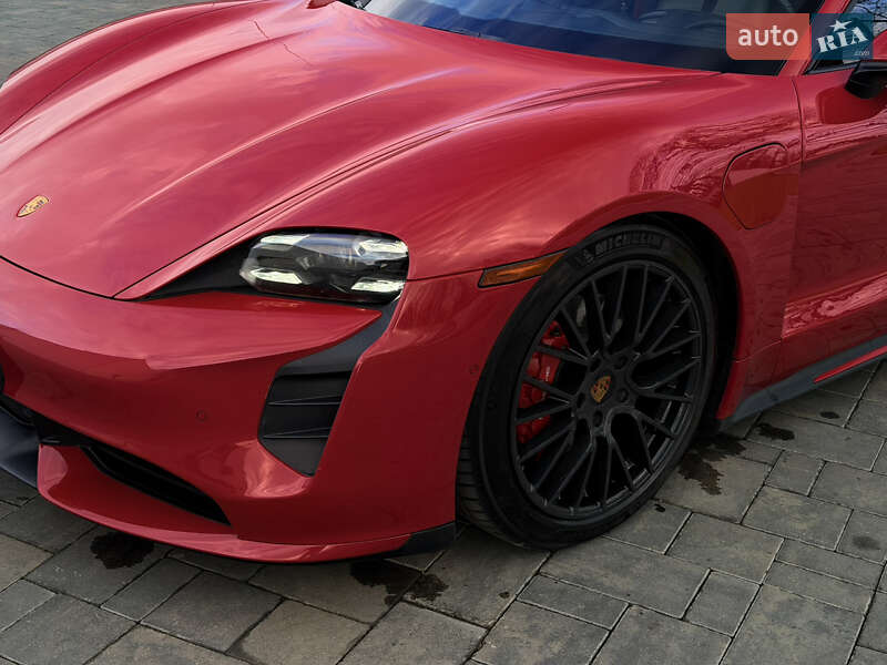 Седан Porsche Taycan 2020 в Луцке