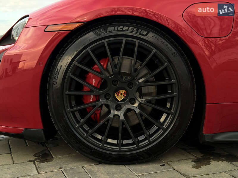 Седан Porsche Taycan 2020 в Луцке