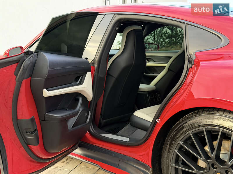 Седан Porsche Taycan 2020 в Луцке