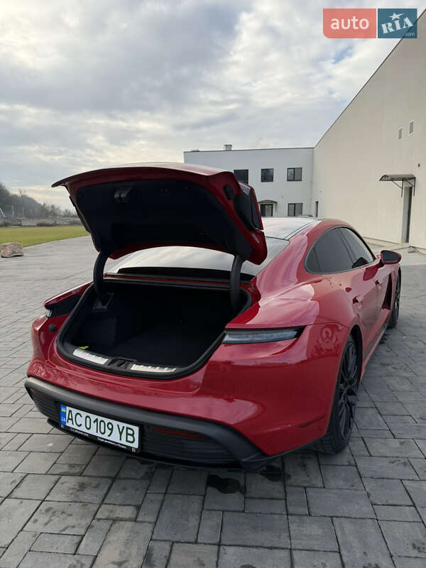 Седан Porsche Taycan 2020 в Луцке