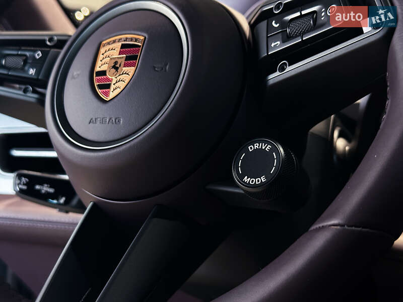 Седан Porsche Taycan 2025 в Одессе