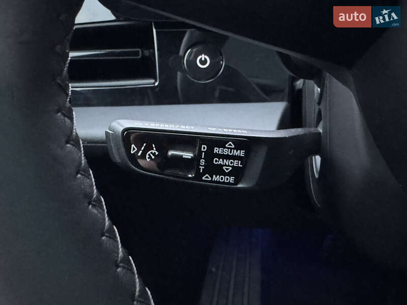 Седан Porsche Taycan 2020 в Киеве