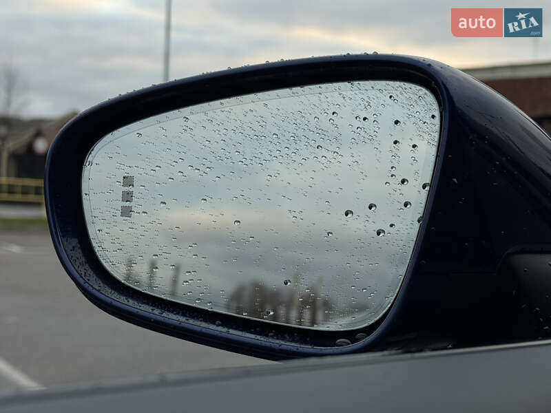 Седан Porsche Taycan 2020 в Киеве