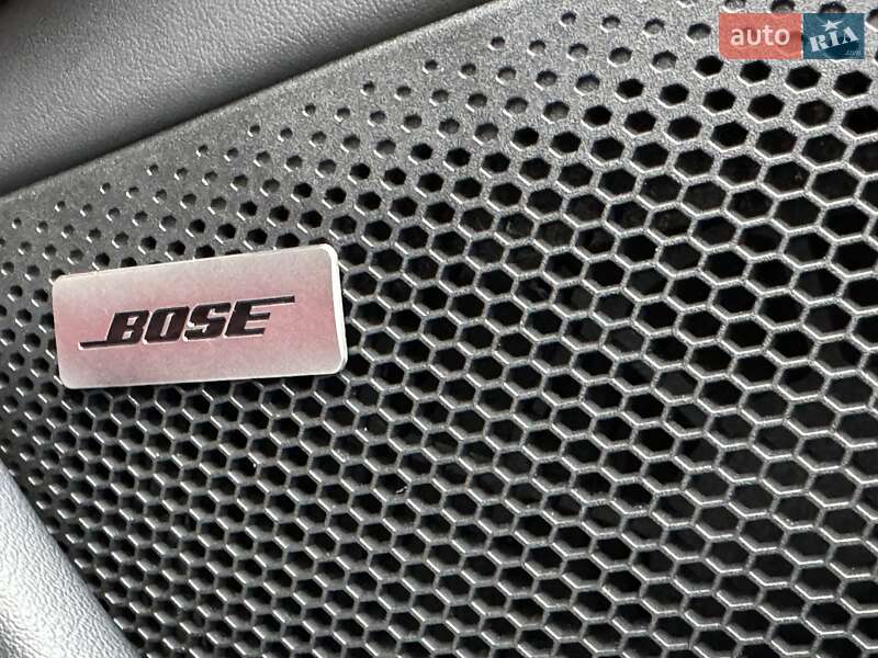 Седан Porsche Taycan 2023 в Дніпрі