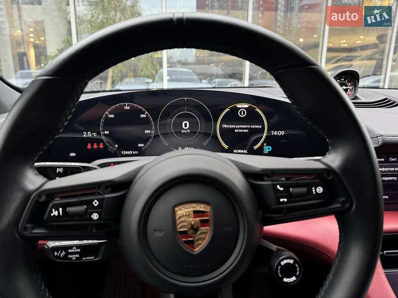 Седан Porsche Taycan 2023 в Дніпрі