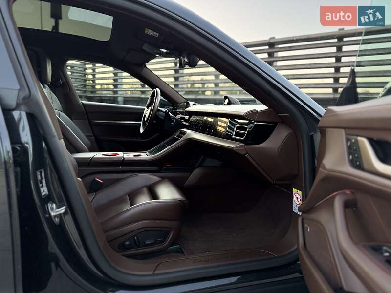 Седан Porsche Taycan 2022 в Києві